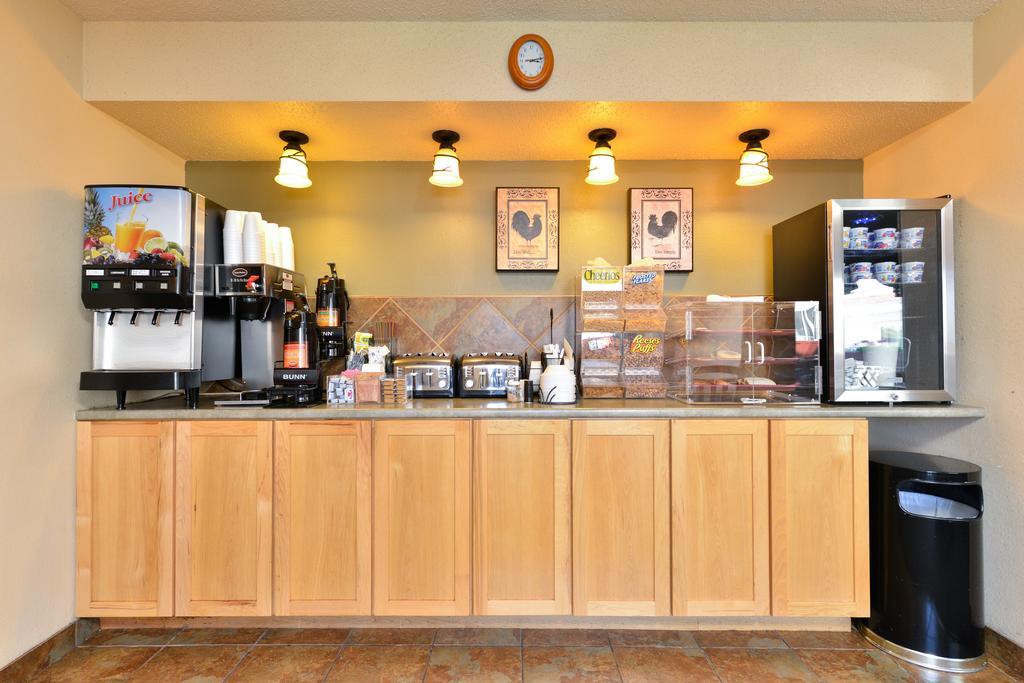 Super 8 By Wyndham Rapid City Εξωτερικό φωτογραφία